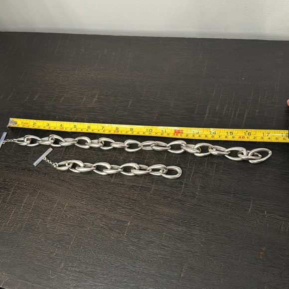 Vince camuto silver chunky neckless and bracelet set - Picture 3 of 5